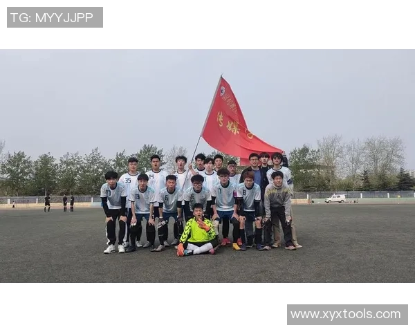 深圳足球队荣登足球团队协作排行榜第三名展现团队精神与实力